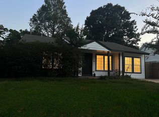 1079 W 43rd St, Houston, TX 77018