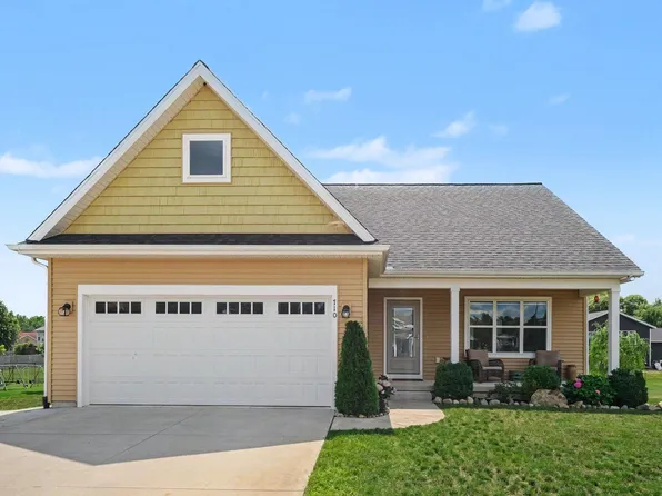 710 Chary Glen Dr NW, Kent City, MI 49330