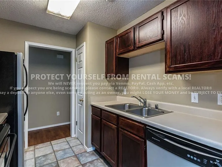3079 W Essex Dr — Photo 3