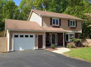 16 Village Ct, Cranston, RI 02920