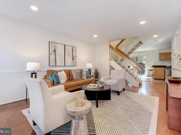 2235 Cartwright Pl, Reston, VA 20191