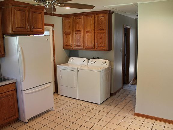 Kitchen/laundry