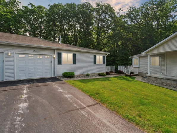 9422 Timber Ridge Dr, Grand Blanc, MI 48439