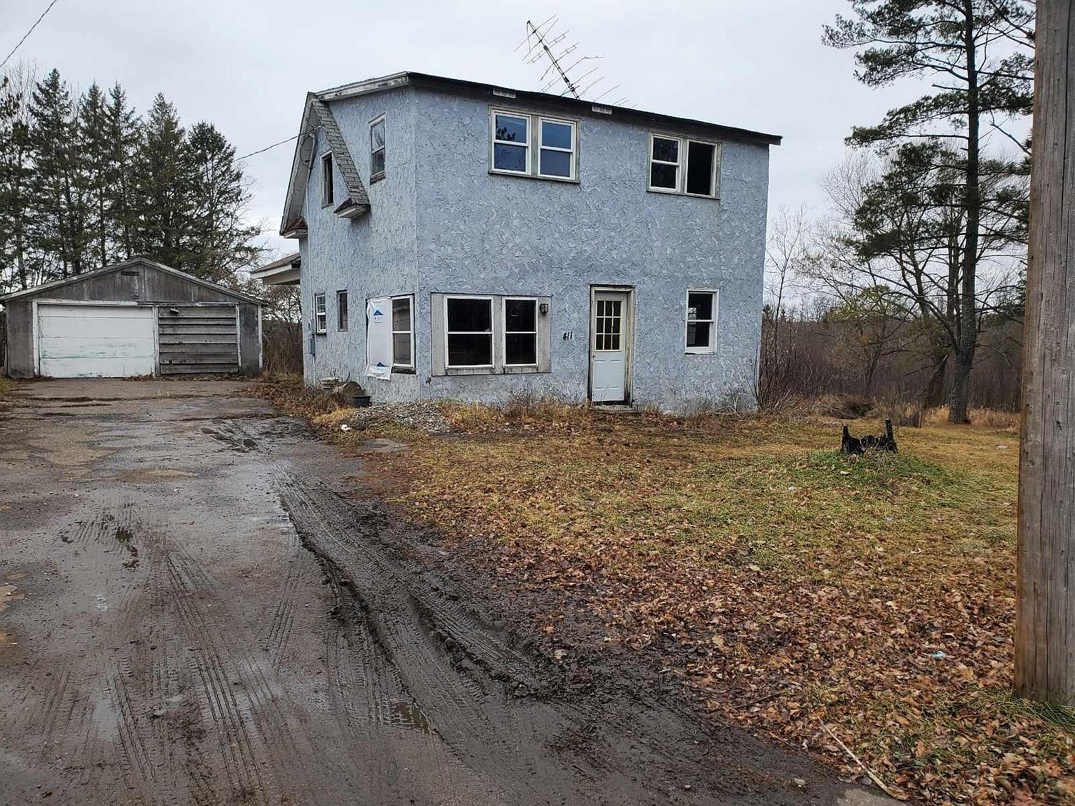 411 Oak St, Grasston, MN 55030 Zillow