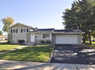 523 W Moreland Ave, Addison, IL 60101