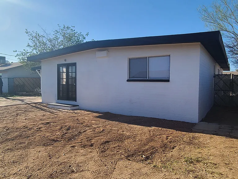 1231 E Avila Ave — Photo 15