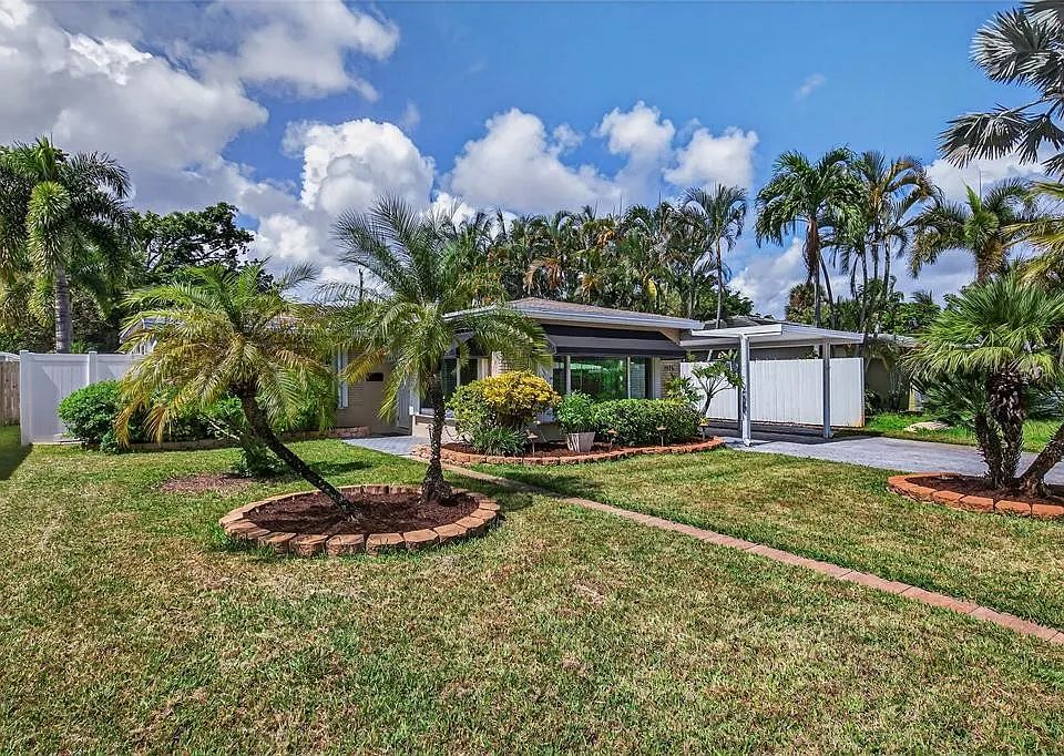 Faboluous front yard