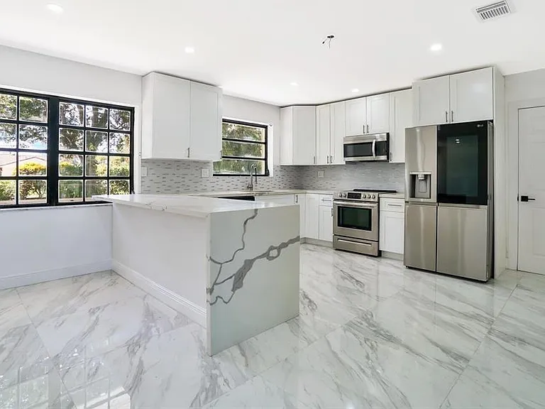 4190 SW 4th St — Photo 13
