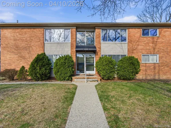 1222 E Lincoln Ave, Royal Oak, MI 48067