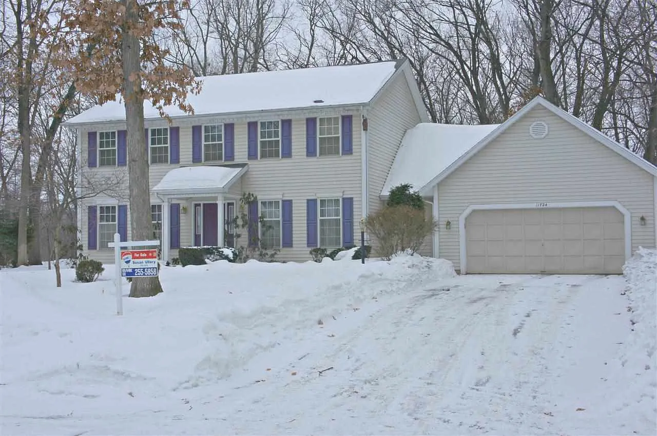 11724 Oakwood Ln photo 1