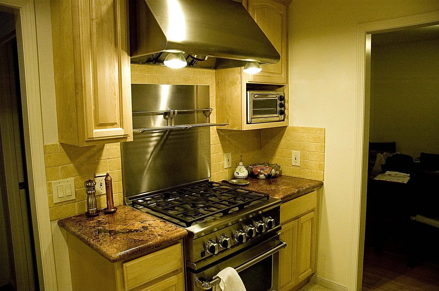 2205 Pullman Ave photo 1