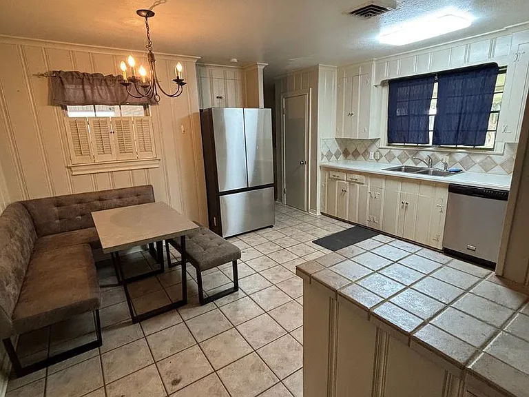 1519 Audubon Pl — Photo 3