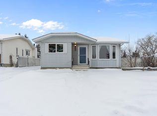 128 Warwick Cres NW, Edmonton, AB T5X 5P3