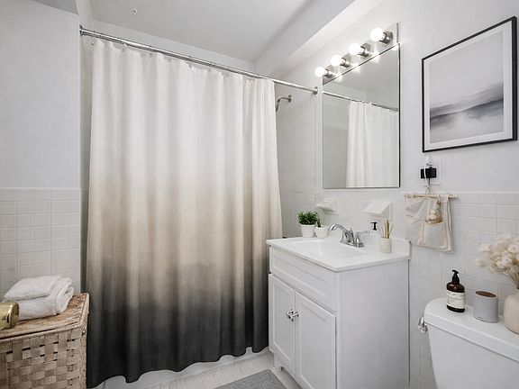 5th image of 47 W 12th St APT 3