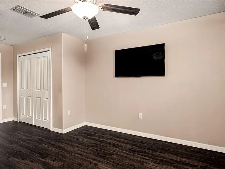 724 Royal Empress Dr — Photo 19