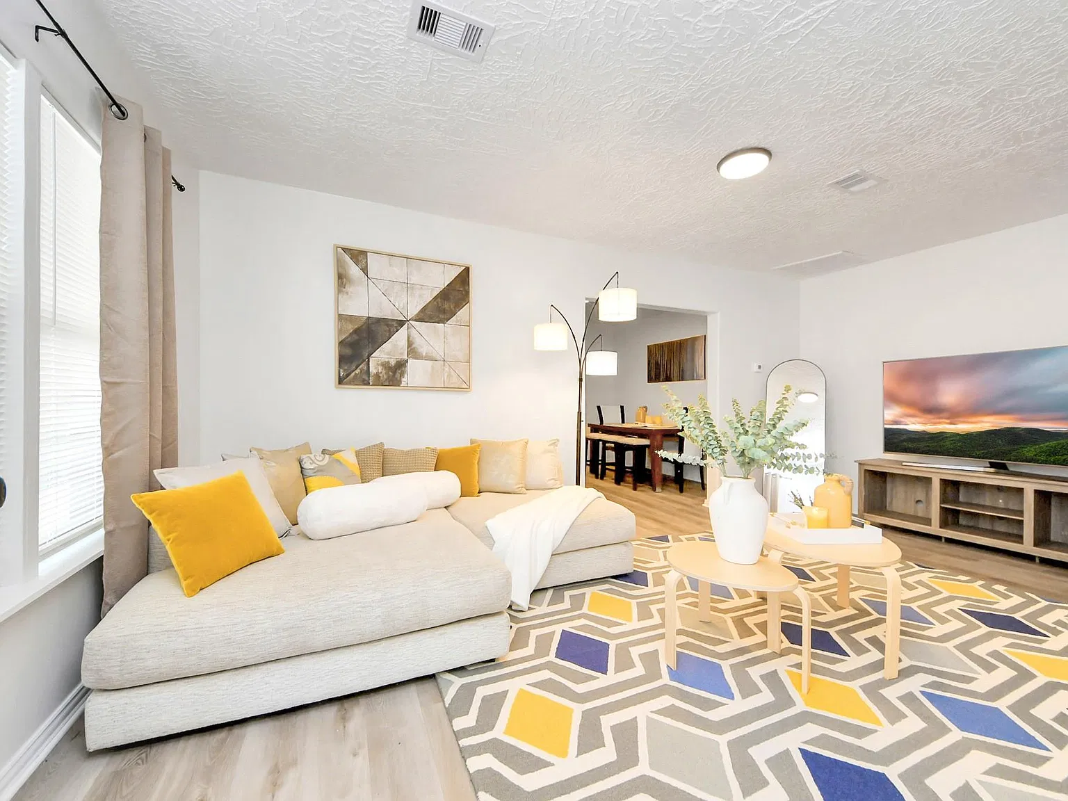 2 bed, 1.0 bath, 1322 sqft, $1,650 — Photo 4