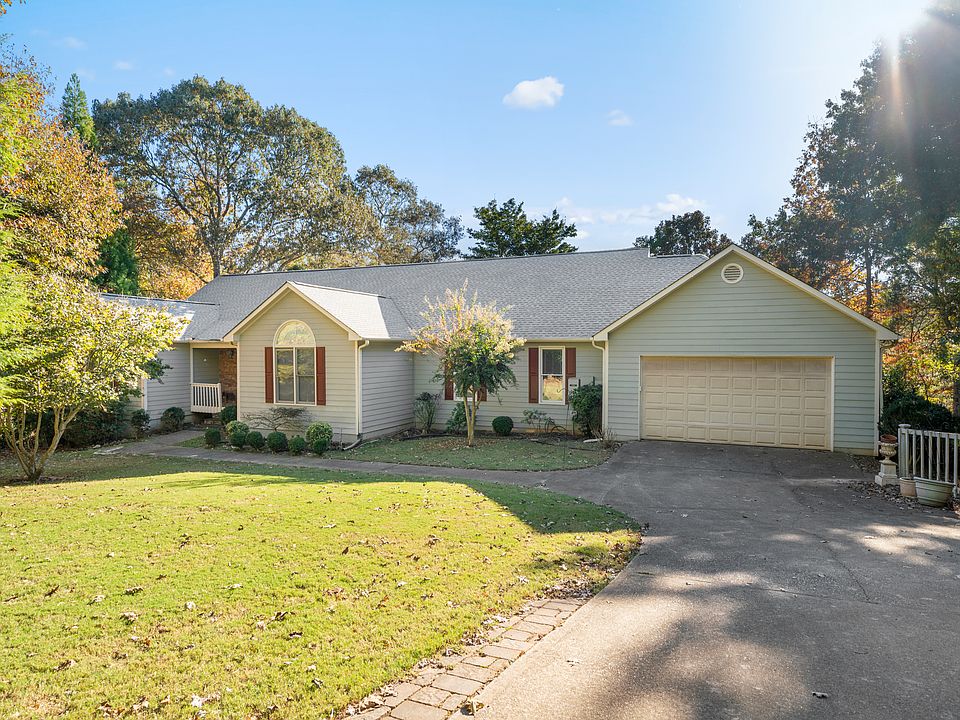 1st image of 141 Amanda Jane Dr