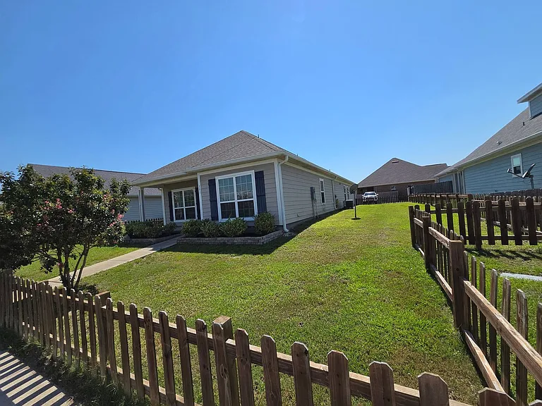 105 Blue Heron Ln — Photo 4