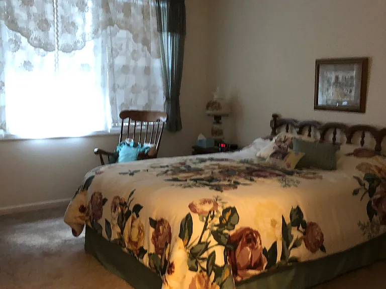 King size master bedroom