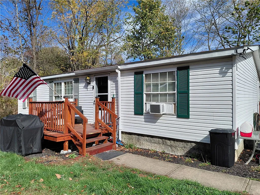 302 Polo Dr photo 1