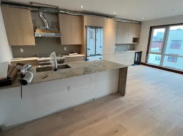 87 Jefferson Street image 5 of 12