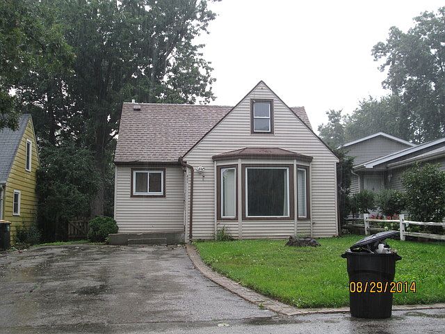 1st image of 421 Bellevue Dr