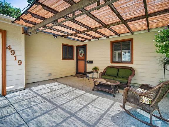 3rd image of 4919 SW 15th St