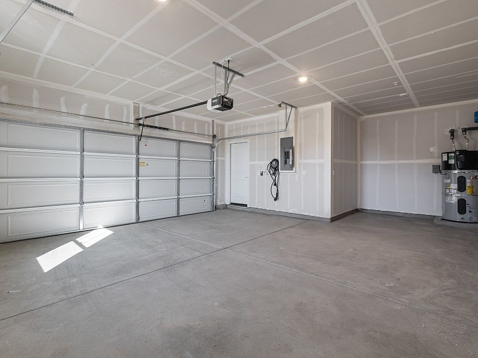 Attached 2 car garage