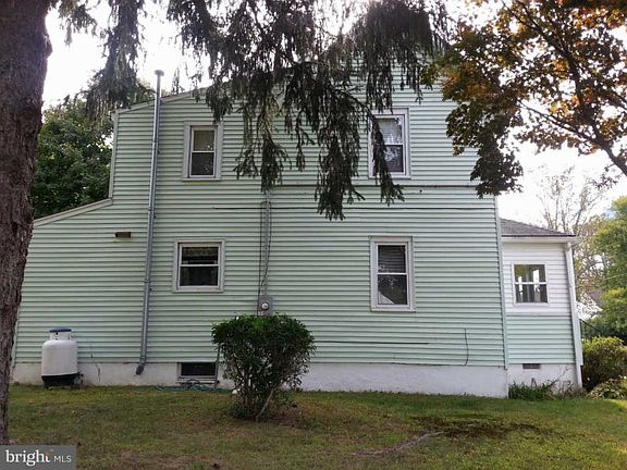3rd image of 317 Jefferson Ave