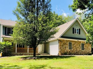 9151 Majestic Acres Dr, Gregory, MI 48137