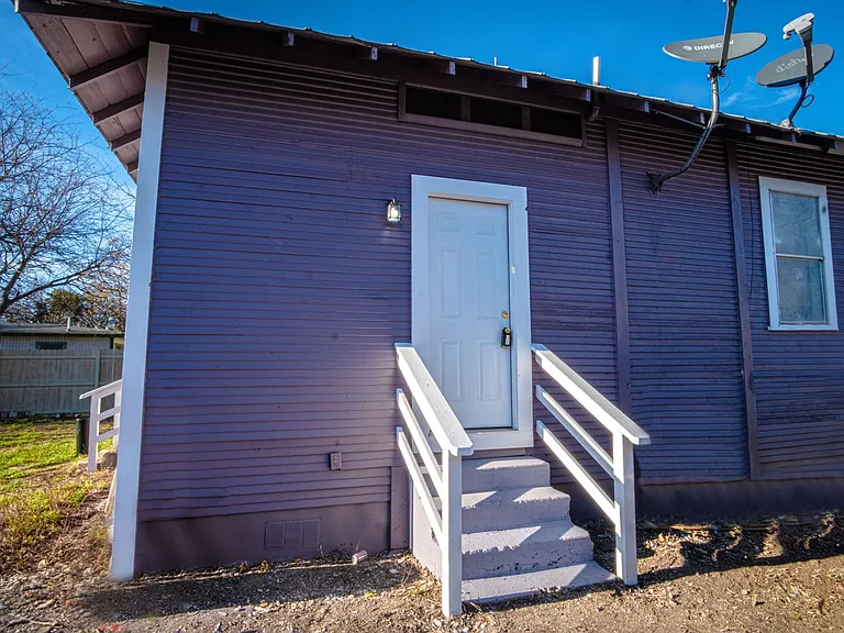 4115 S Presa — Photo 3