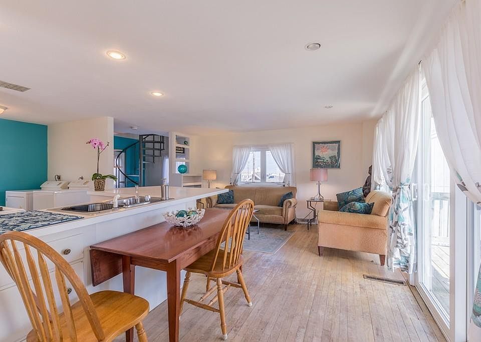 1st image of 4 Oconnors Ct