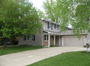 5822 N Old Orchard Dr, Peoria, IL 61614