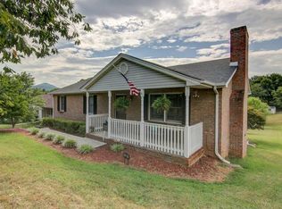 1531 Mountain View Rd, Vinton, VA 24179