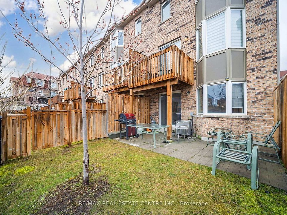 2nd image of 50 Edinburgh Dr #72