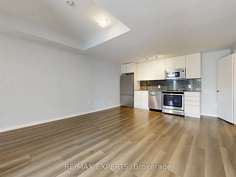 3237 Bayview Ave #Townhouse 106 — Photo 8