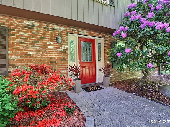 3rd image of 122 Ridgeview Circle