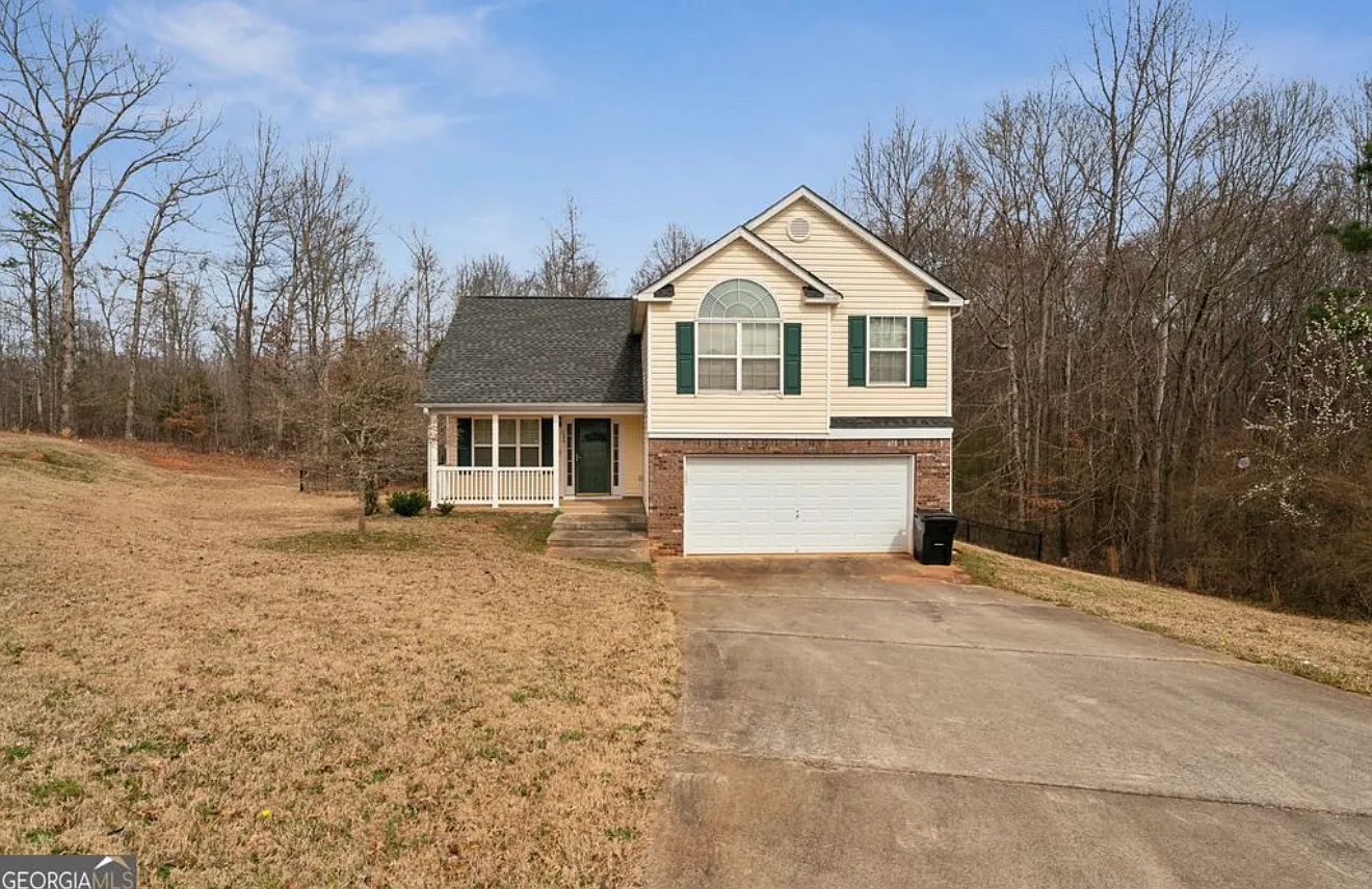 3 bed, 1744 sqft, $2,000 — Photo 1