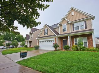 9414 Macquarie Ln, Charlotte, NC 28227