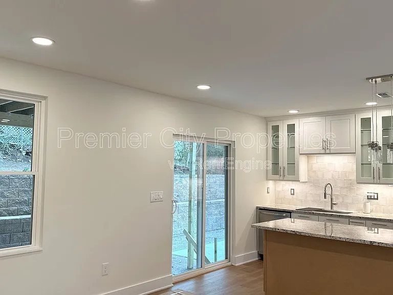 240 McGregor Ave #2 — Photo 32