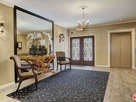 2nd image of 4401 Moorpark Way APT 203