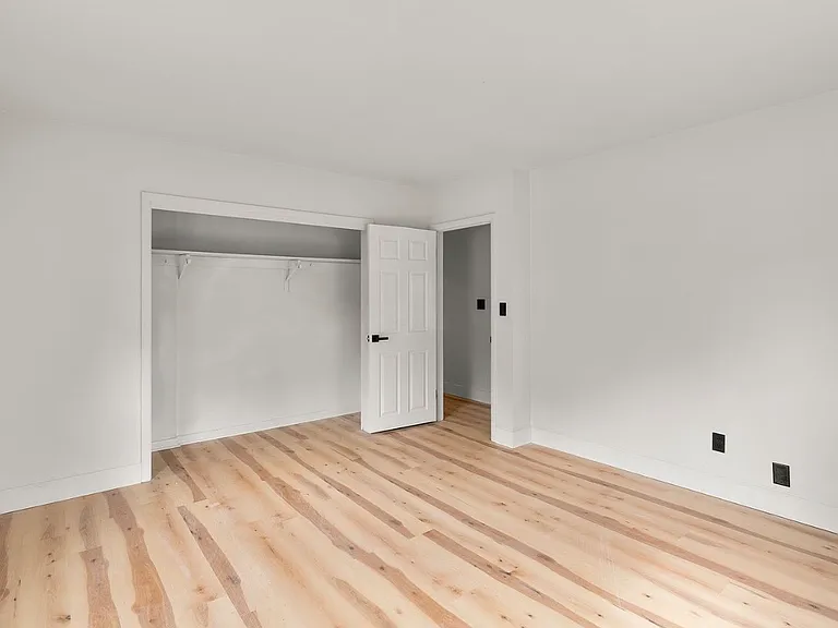 577 Brook Rd — Photo 17