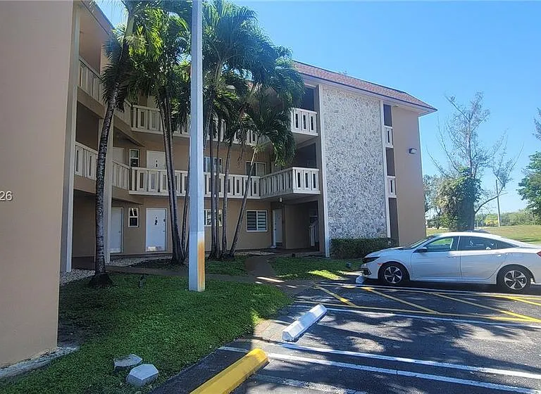 7430 Miami Lakes Dr #E105 — Photo 2