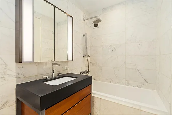 Sold by R New York | media 21