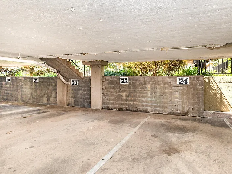5740 Martel Ave #A12 — Photo 11