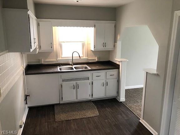 5th image of 7762 Sharon Dr