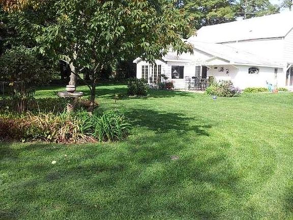 3rd image of 1051 S Lake Shore Dr