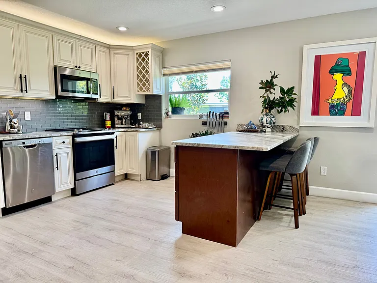 Barker Dr — Photo 10
