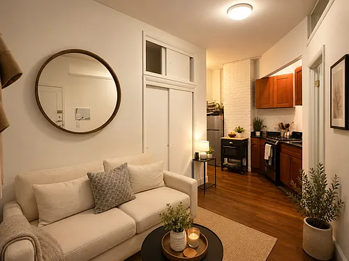 202 E 21st St #6D Photo 1
