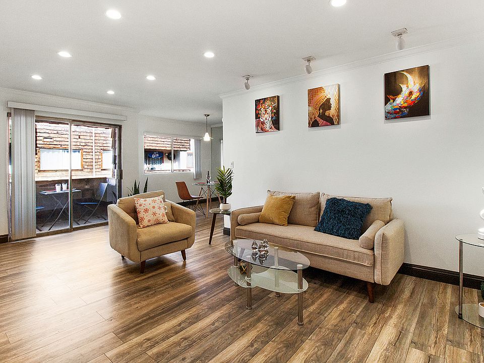 1st image of 5400 Newcastle Ave APT 6